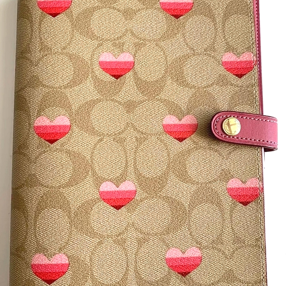 COACH STRIPE HEART PRINT NOTEBOOK IN SIGNATURE CANVAS - Picture 3 of 3